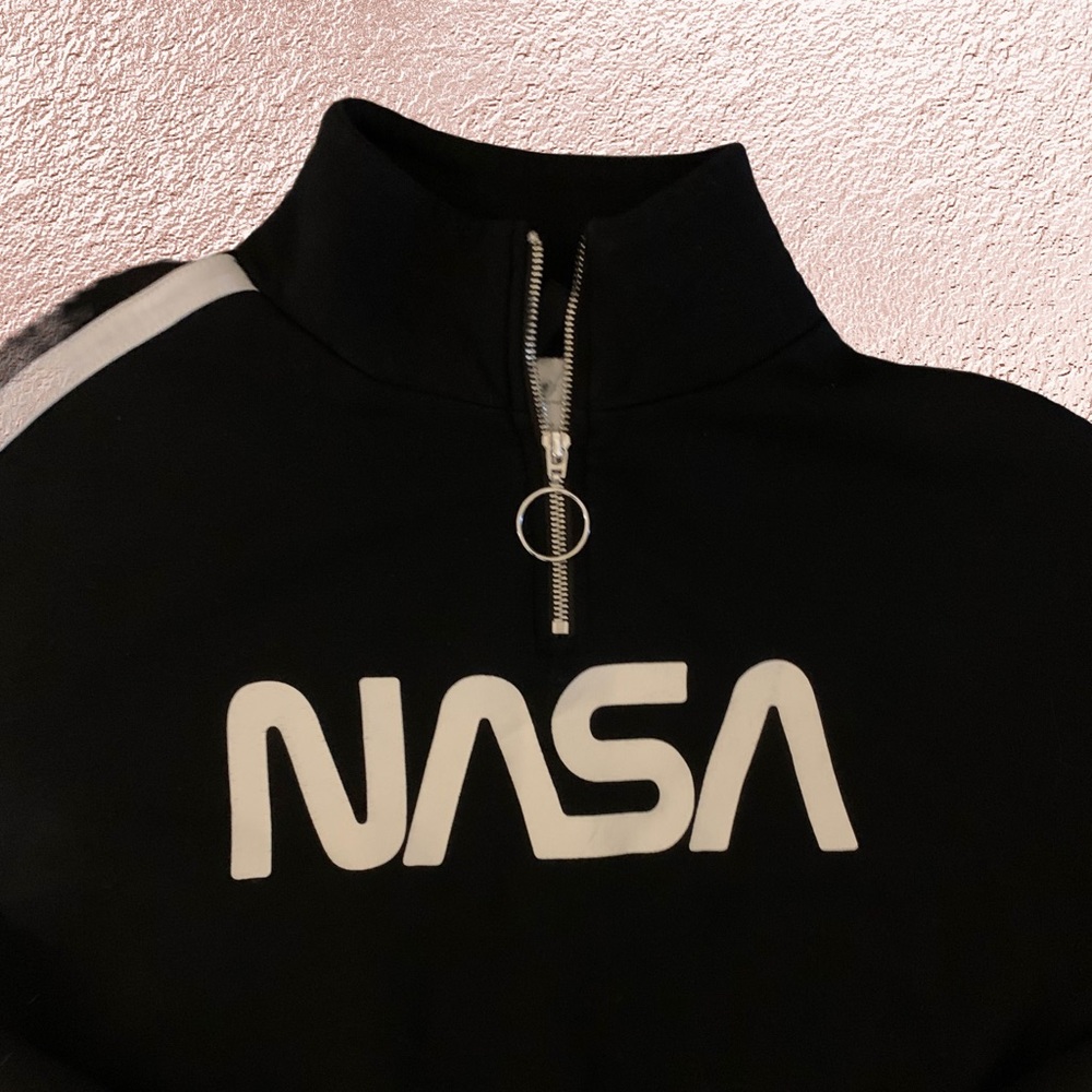 H&M NASA Crop Zip Up Pullover - Picture 3 of 4